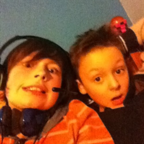 angusandscott's profile picture. Plz follow angus and scott and i will give u a tener (wink wink)
