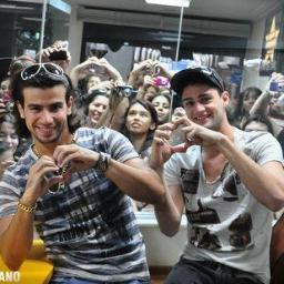 um vicio chamado Munhoz e Marianoooo @MUNHOZ_FRANGO e @Mariano_MeM SEGUEM AKII MEUS AMORES?
                https://t.co/dmfcuCIF
