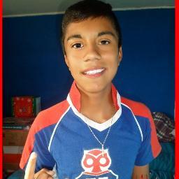 nací el 17 de septiembre de 1998 soy hincha de la u y fanático a fuull de juno the hitmaker tengo todas sus canciones