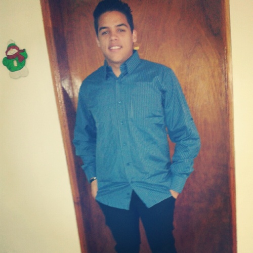 100% Fiel a Dios!:) Venezolano con Orgullo! Estudiante de Medicina LUZ! Vivir en Libertad es lo mas bonito que tiene el ser Humano.