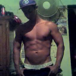 tengo 18 años,actualmente estudio la universidad,ovio voy al gimnsasio,,ammm mas sobre mi?
mejor agregame ;) sadik@lamaravish.net no uso la bandeja de entrada