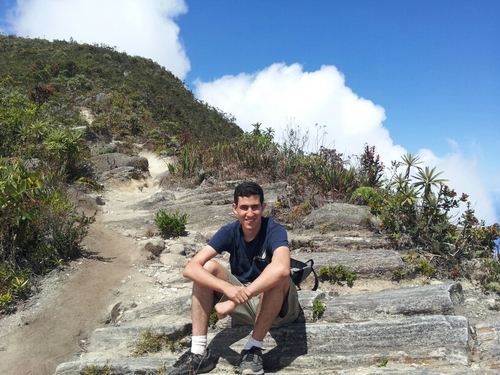 raulrriverol's profile picture. Estudiante de Ing. de Materiales, USB.  Aspirante a  USB Solar