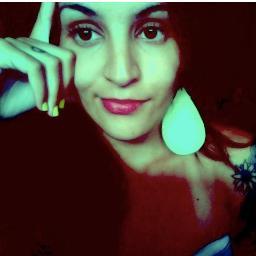 Na vida há coisas simples e importantes... Simples como eu e importantes como você. @AmandaMaciel desde: 10.07.12