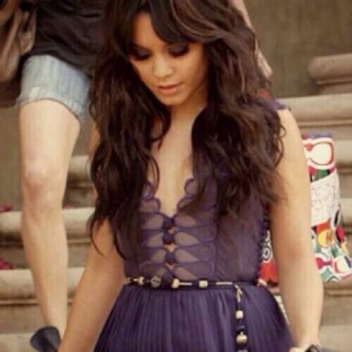 Nessie my parents are Edward and Bella half mortal half immortal Taken by @TheWolf_Jake  Son named Justin Daughter named Emily