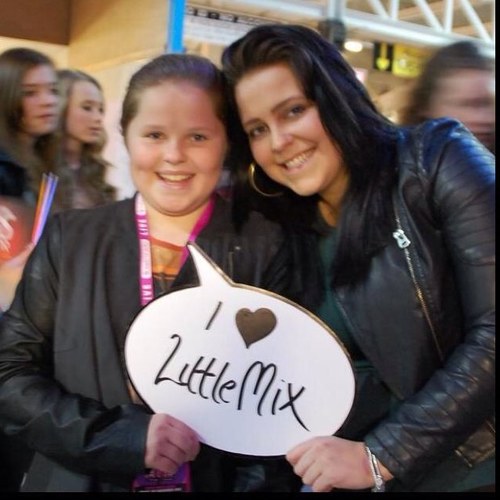 Hannah aiston:
I love Harry Styles  and Nicki Minaj