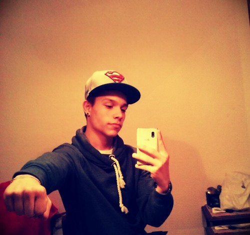 Whizzer4's profile picture. moche et con ! :D