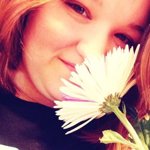 bluee__eyesss's profile picture. Is. 49:16 ❤❤❤