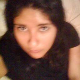 hay que vivir la vida me gusta ser espontanea, loca celosa, gritona , chick y  escuchar  música  para perderme en mi mundo