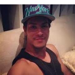 ' A alegria de saber que vc existe , é o suficiente para aguentar a tristeza de ñ estar com vc @aguiarthur ' ..  February 16, 2013 ..