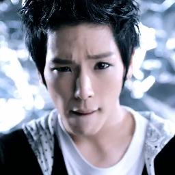 Amo tudo o que é da Ásia em geral: K-Pop, Animes, Mangas.. Sou fanática por KARA, SHINee, Super Junior, NU'EST e B.A.P.