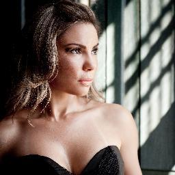 Perfil Oficial da cantora Kelli Santiago.
Em breve lançando do seu primeiro Cd. Aguarde!
http://t.co/Xj5bNJhpaI
Em bre