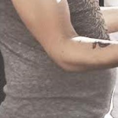 Account for the famous TommoTummy! :3 This tummy knows Larry's real ;3 In love with @Harrys_tummy ♥ Hazzy likes to poke me! Hehe :3 x