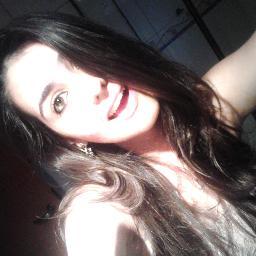 menina que sonha.garota que tem determinaçao, mulher apaixonada.   http://t.co/3OVwH4emvB Seguem??