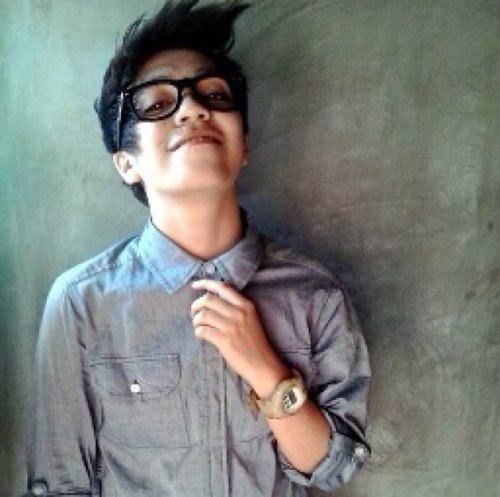 Kambal po ako ni @kyleeismyname =))) | Oyy ahh, di ako poser :) | Created: 01/06/12 | Followed by Dasho JKyle: 01/06/12 :) | Follow mee! :) | #DashoBrothers