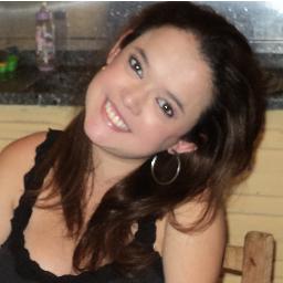 Se você odeia alguém, é porque odeia alguma coisa nele que faz parte de você. O que não faz parte de nós não nos perturba.