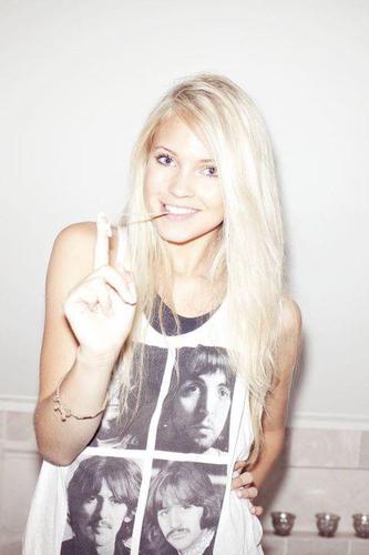 girlythingsxox's profile picture. i am the weirdest 18 year old thing u will ever see,meet,or hear.Im a site model with Taylor probst our photography is megan o'leany so yeah luv u all~emmyboo