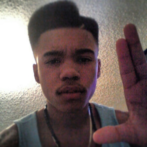 ( 2live ) single Fwm kik me dallastoreal2live :)
