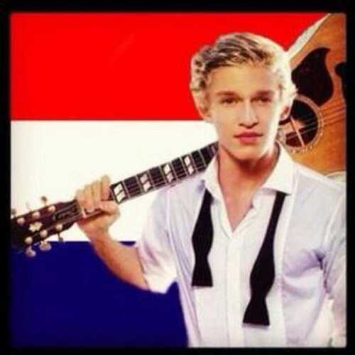A girl from the Netherlands :) @GPxLaura - Cody RT'ed & followed me 28-08-2012!!! • See him 10-03-2013, row 1 and VIP ticket!!
