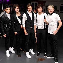 pround to one direction | one band one dream one direction|♡amaZayn♡faboLouis♡phenomeNiall♡brilLiam♡extraordinHarry♥#1DFamily