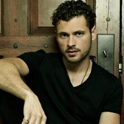 RP acc +18// Serial Killer, following orders from Joe Carroll over the internet.Obsessed with Poe, creating arts with his murder. Secretly in love with @JacWe_.