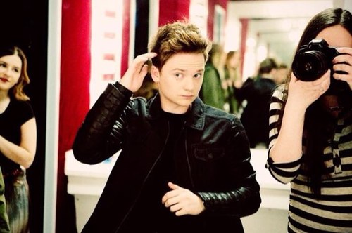 Wants imagines ask me, want a follow back ask me, want a fanfic ask me...ask for anything :)