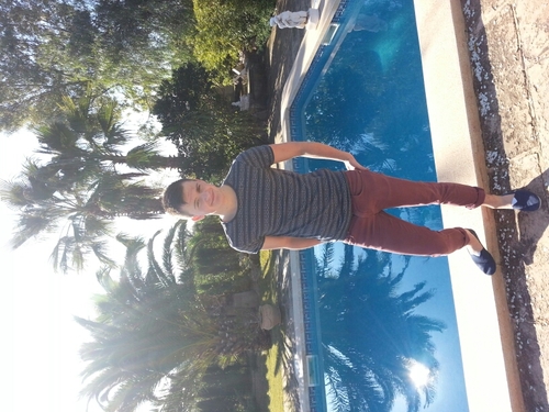 itsben___'s profile picture. Work at McDonalds, Follow and I will give you a cheeseburger