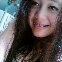 dewiput12186302's profile picture. 