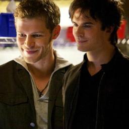 I'm a girl who love #TVD #SPN #Arrow, i'm 21 and i'm french. I love #Klaus so much.  #Defan #Klaroline #TeamSalvatore #Originals  #Followback just TVDFamily !!