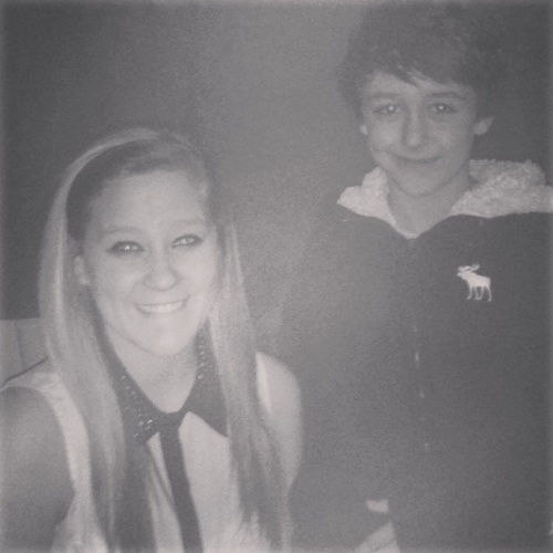 hey its max follow meee .