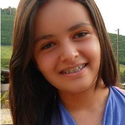 Apaixonada,flamenguista,bonita,mal educada,brincalhona,divertida...e o resto é só descobrir..
Facebook:http://t.co/s65gFvGa