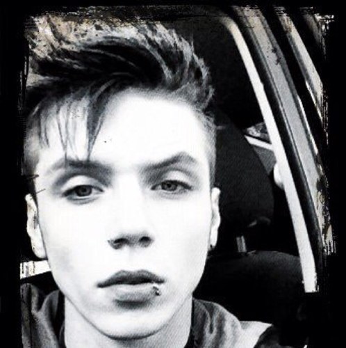 Heyyy......i LOVEEEEEEE Black Veil Brides and Andrew Dennis Biersack!!!!!! ;) :D  c: