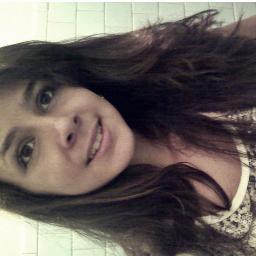 Feia, chata e sem assunto. Fim.
