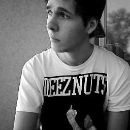 Robert_DIRTY_30's profile picture. Ich liebe skiing,essen, musik und frauen haha