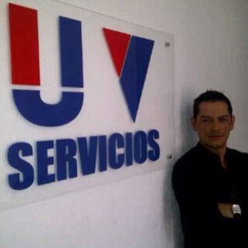 Director de U.V.Servicios, dedicado al negocio de la industria petrolera, con pasion por el futbol nacional