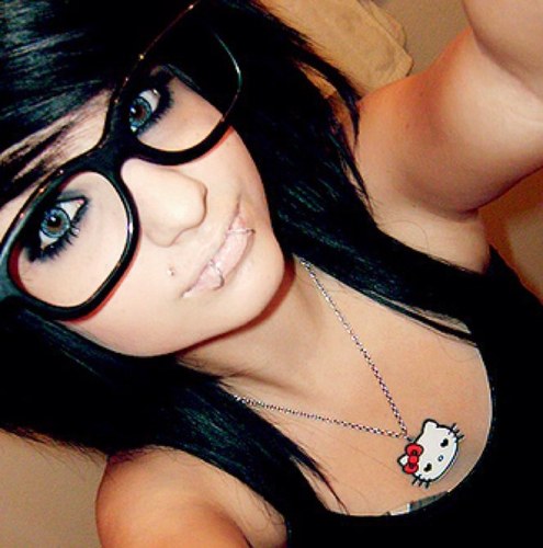 Hi there.. I love black veil brides, BOTDF, skittles and asking alexandria. There perfect. Skittles are amazing! Byeee.....