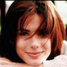 Katie Bell's Daughter, Call Me Abz! A Hufflepuff. Sings a Bit and Reads Alot. Quite Shy. I Go Out With the Gorgeous @ForThomasS [RP] //Caitlin\\