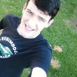 Você não precisa sentir-se como um desperdício de espaço. Você é original e jamais poderá ser substituído! 19 anos, Escorpiano, Sonhador, Solteiro e Feliz!