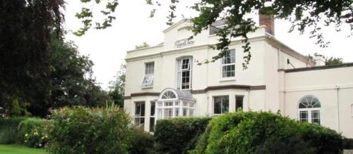 BWTheRoyalChase's profile picture. The Hotel offers 33 en-suite bedrooms,heated pool,spa bath,steam room,and function rooms ideal for weddings,business meetings or a celebration to remember