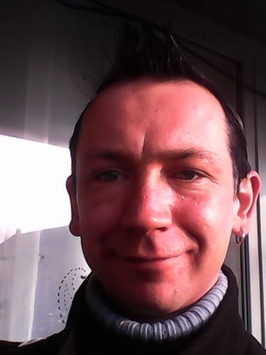 Pflanzenflüsterer, Musikmensch, ab 18+, Träumer, ich bin wie ich bin. just the way i'm ;-)) please follow me! tell me- and i follow u back.