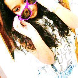 Gosto,falo,acredito,desacredito,conheço,desconheço,não me arrependo,me remendo, não me compreendo,mas entendo.14 anos,baiana e Directioner *-*