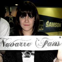 Fã Clube Oficial da baixista Carol Navarro @navarrocarol.