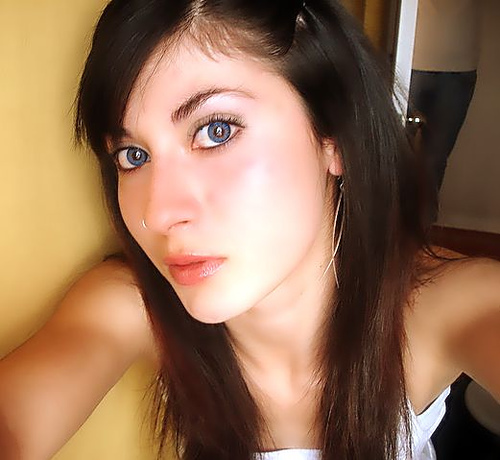 Nigropetense, me encanta cocinar, whatsappear con mis amigos y cantar. ¿Quiéres saber más?