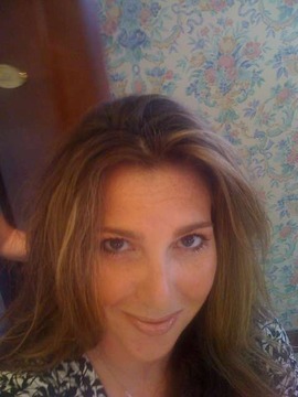 just another down on her luck carny with a pocketful of broken dreams