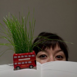 chloebandera's profile picture. Loves words & art, good ads and smart brand experiences. Likes travels, litterature, sociology and learning more about life, health and ecology.