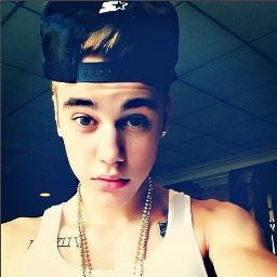 FC do Breaking Benjamin e do Justin Bieber /// Os próprios BB's disseram: I'll follow you if you follow me (Eu seguirei você se você seguir-me) ♪'