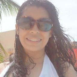 Chata, irritante, preguiçosa, estressada, ciumenta, boba, mimada, feliz, Prazer, Eu !!