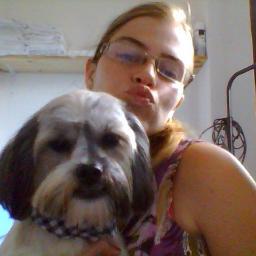 Ariana, gaúcha, possessiva, estressada ,muito louca e completamente apaixonada pelo @aureoboeno   *-*