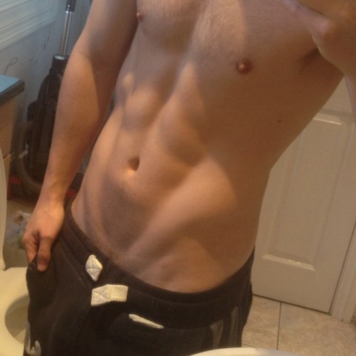 Making_Gains's profile picture. 25 year London Boy / 5' 10 / Looking to gain size and weight / Crrent Weight 11st 3lbs #fitfam #bodybuilding #fitspo AVI is me