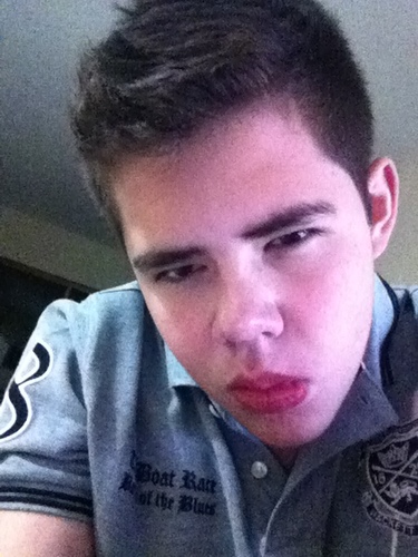 Hola gente soy una criatura cabrona y ago videos para youtube 
http://t.co/X2b5gpfB y