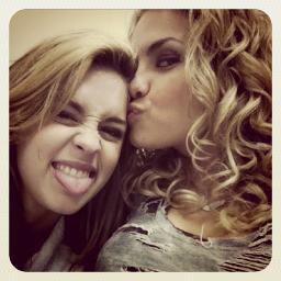 Minhas princesas, as princesas dos olhos lindos, do sorriso encantador, do jeito incrivel de ser, @sophiaabrahao e @lua_blanco vocês são minha vidaa!